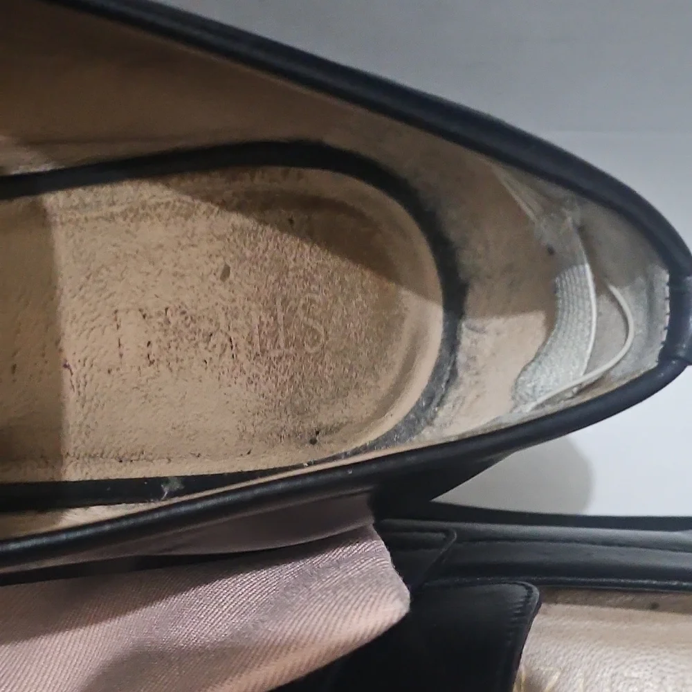 197072985660 EDIT PRODUCT  Stuart Weitzman Soho Loafer, BLACK. USED